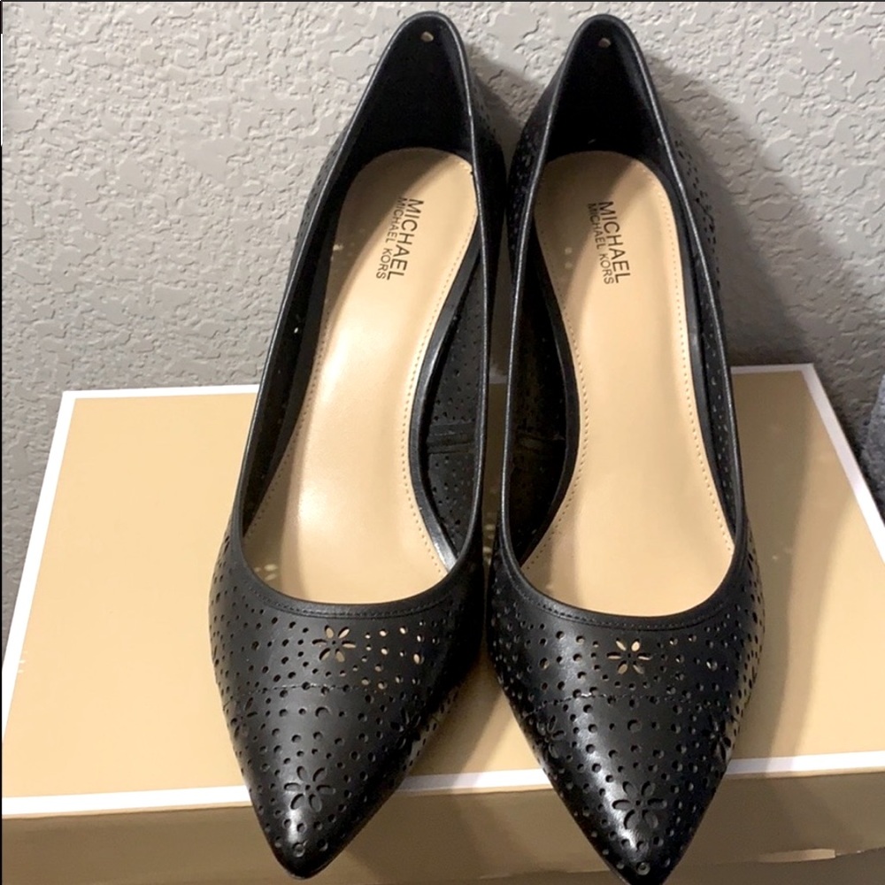NW Michael Kors Flex Pump  Size 9